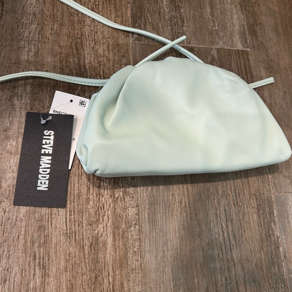 Steve Madden Green Clutch Wristlet Minimalist Design